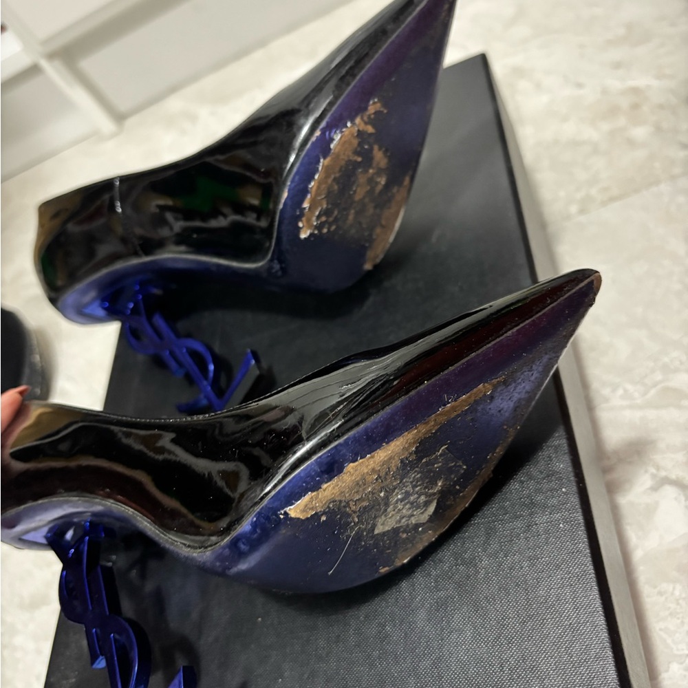 Saint Laurent Black Patent Leather Pumps with Blue YSL Logo Heel - Picture 2 of 8